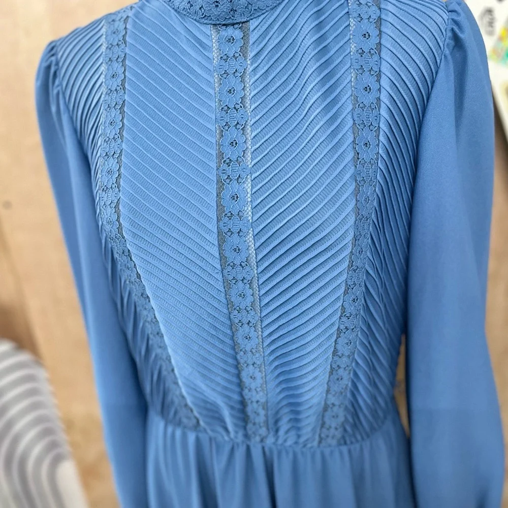 Vintage 1960-70’s Elegant Blue front lace formal Dress. - Picture 3 of 14